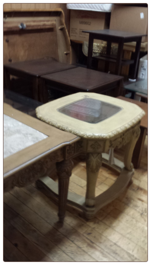 FLOOR SAMPLE END TABLE  WITH GLASS TOP