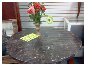 FLOOR SAMPLE ROUND TABLE MARBLE TOP